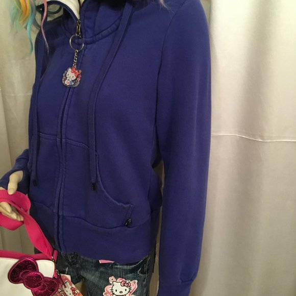 ADORABLE y2k hoodie with hello kitty and crystal details! - Picture 5 of 14